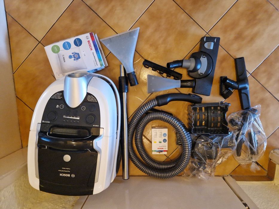 Перяща прахосмукачка Bosch BWD421 PRO - 2100 W