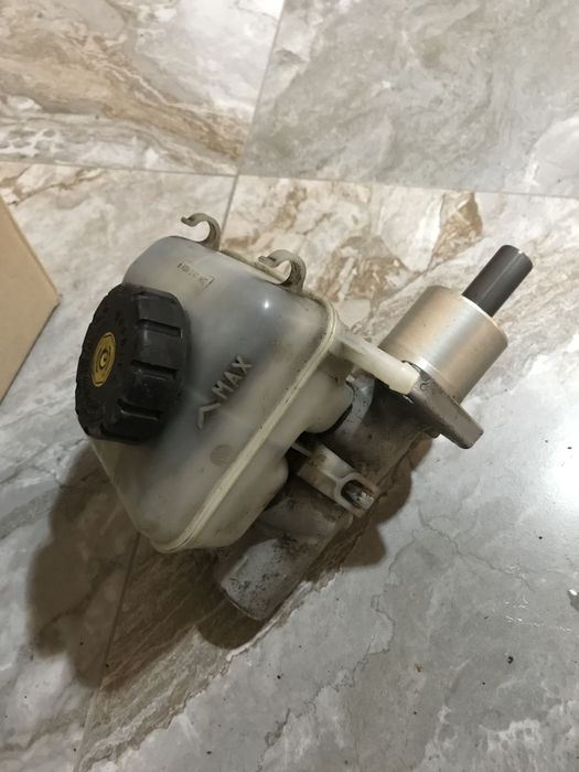 Главный тормозной цилиндр