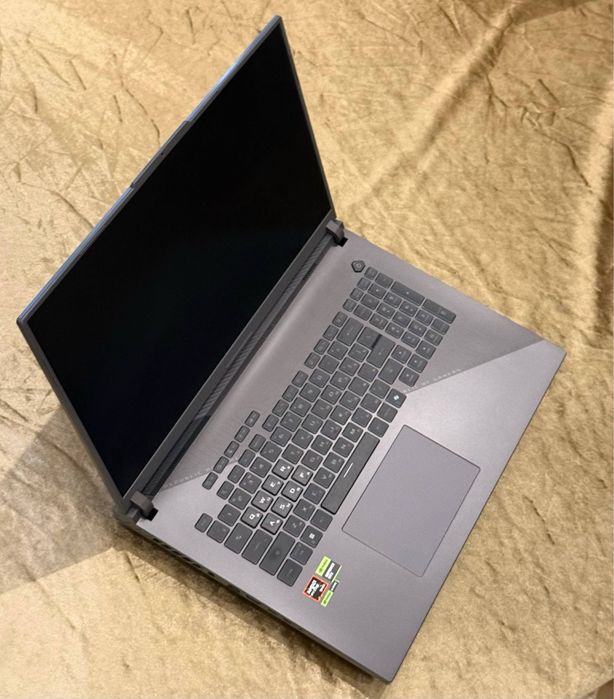 Asus Rog Strix G 18