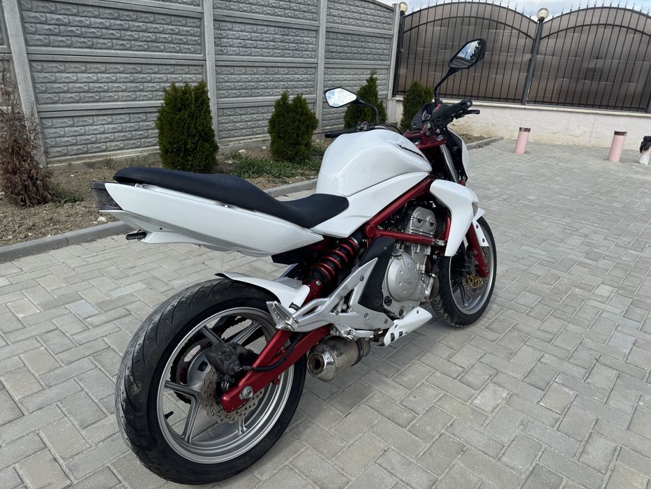 Kawasaki Er6-N, A2 !