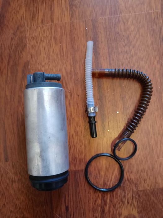 Части за 1.8T - Audi TT - бензинова помпа, биели