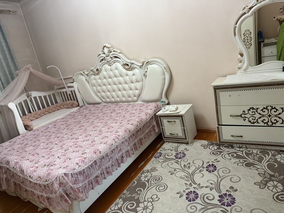 Спальный гарнитур