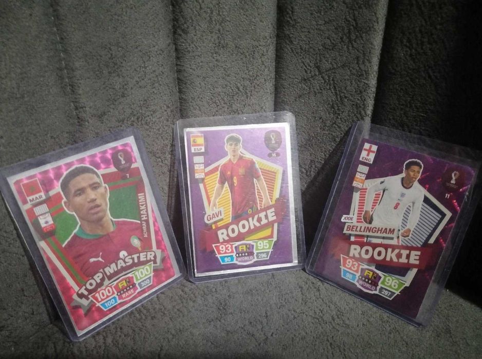 Лот 27бр Футболни карти Topps Match Attax & Panini Adrenalyn XL - Messi LEGEND, Ronaldo Silver LE, Vini Jr Black Edge, Bellingham & Gavi ROOKIE, Hakim