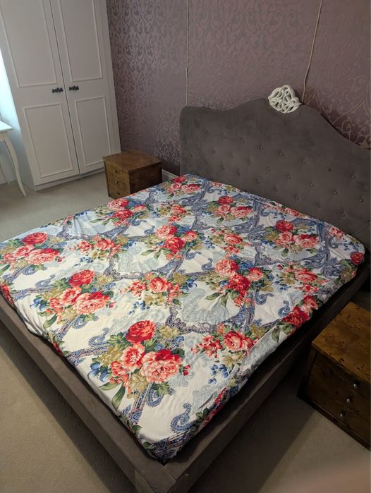 Кровать с тумбами