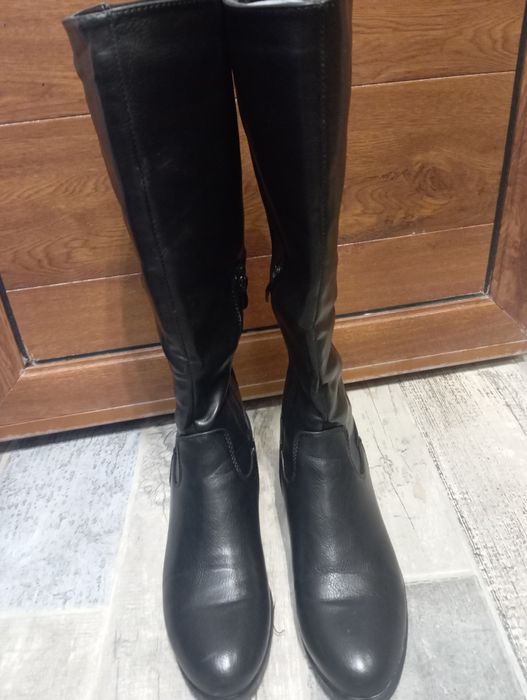 Високи ботуши черни и подарък чанта