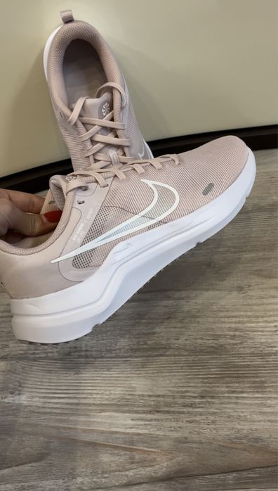 Чисто нови маратонки Nike