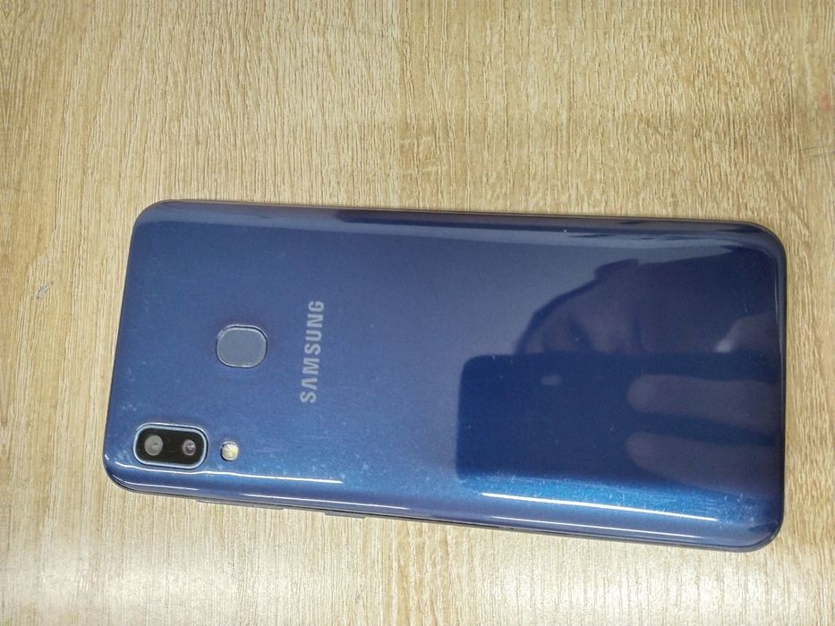 Samsung a20 ideal