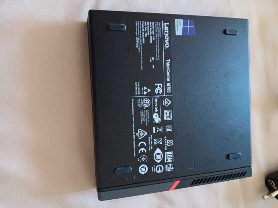 Мини компютър Lenovo M700 + зарядно и VGA – Отлично състояние