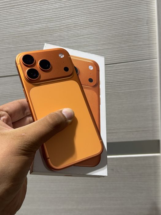 IPHONE 17 PRO Orange