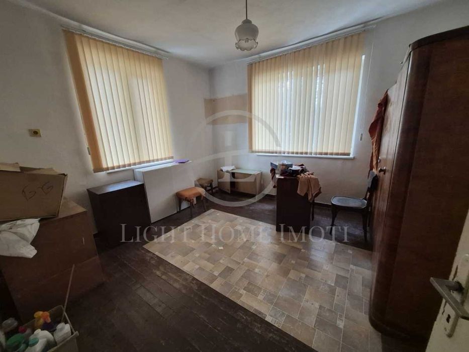Продава се Тристаен апартамент в Пловдив, Съдийски - 98 кв.м за 1666 €/кв.м - Снимка #2