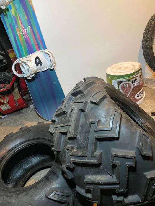 Vând 2 anvelope ATV QING DA 24x11.00-10 (280/65-10), stare foarte bună, profil adânc, fără defecte. Potrivite pentru off-road. Preț negociabil 250 buc