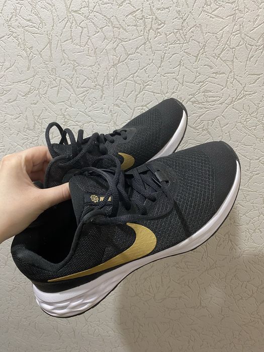 Дамски маратонки Nike
