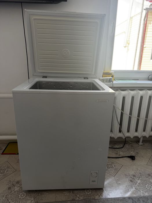 Продам морозильник