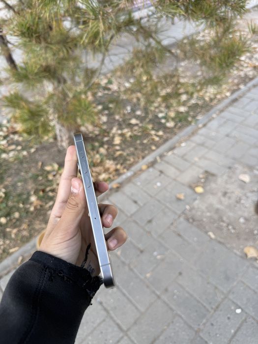 iPhone 15 Pro без ремонта