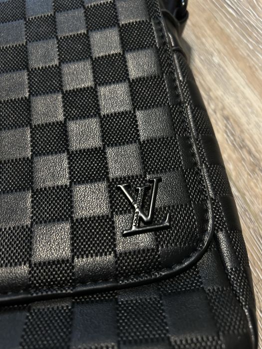 LV hand bag neagra