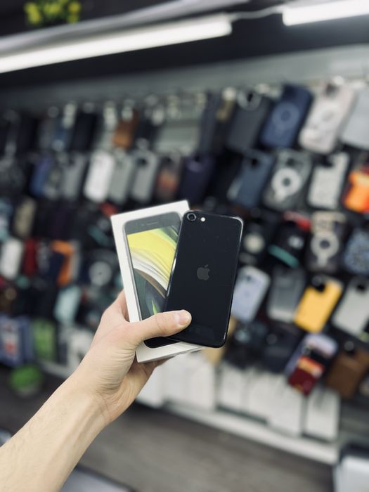 Iphone SE2020 / 64gb / 77%