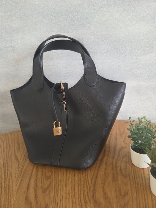 Нови чанти, различни цветове и марки