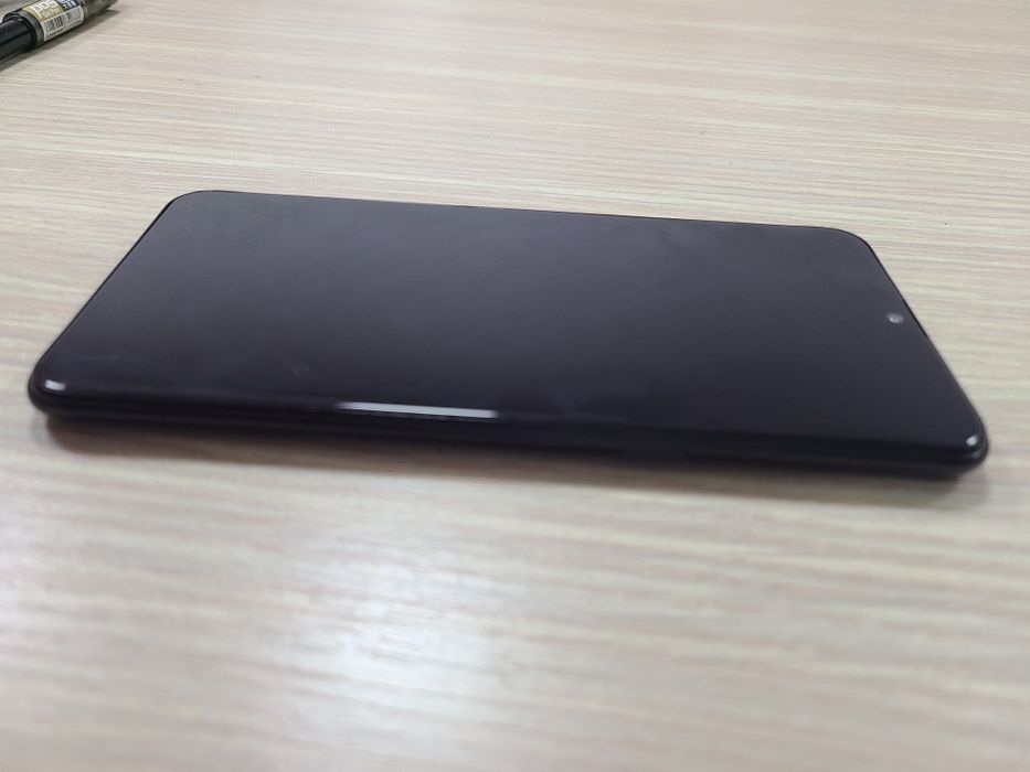 Model: Samsung Galaxy A10s, xotira 32/2 Gb, xolati yaxshi