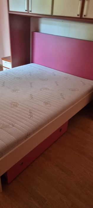 Мебели за спалня, легло, скрин, нощно шкафче, гардероб и шкафове