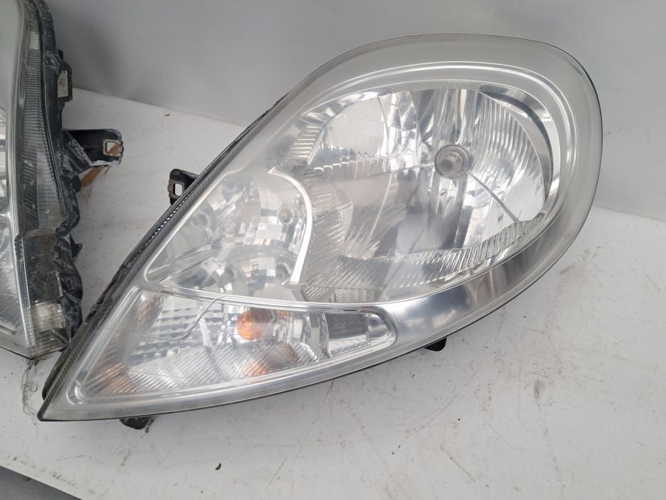 Фар Renault Trafic 2