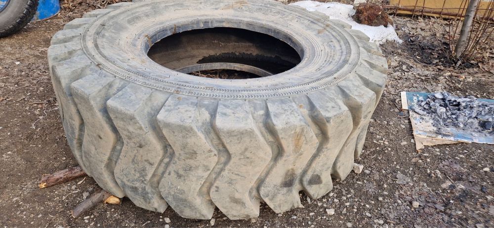 Продам шину на погрузчик