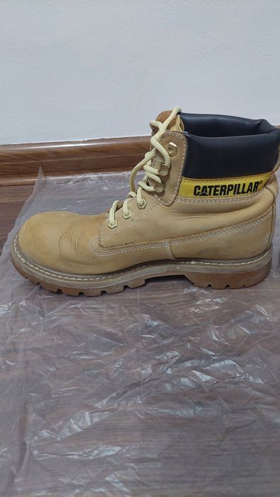 Продаются берцы (полусопожки) от брэнда CAT. Размер 40, в хорошем сост