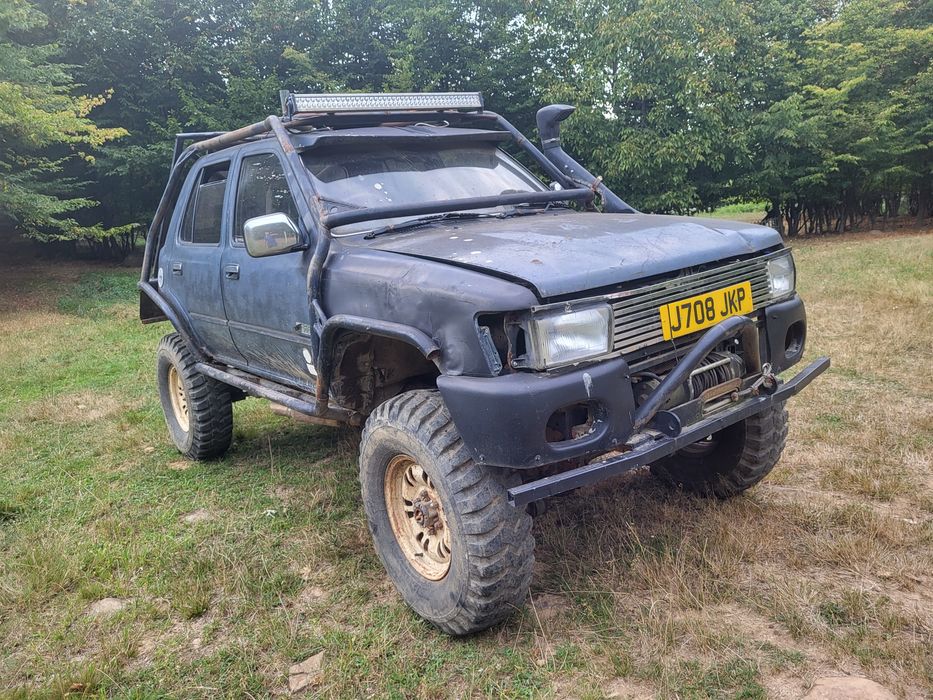 Dezmembrez Toyota 4runner surf
2.5 TD
Modificat pt off road 
Cutie aut