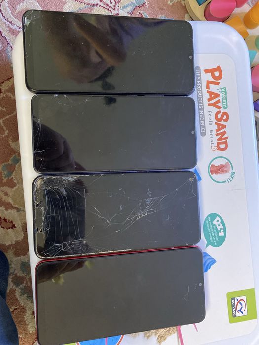 Телефоны продам в одни руки