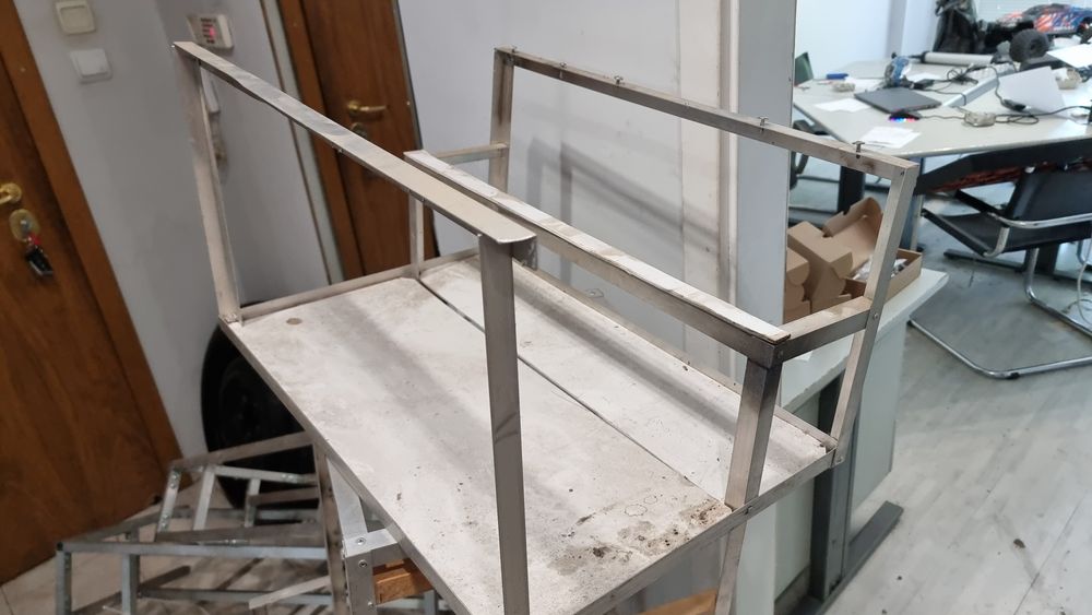 Стойки за компютър, сървър, майнинг риг