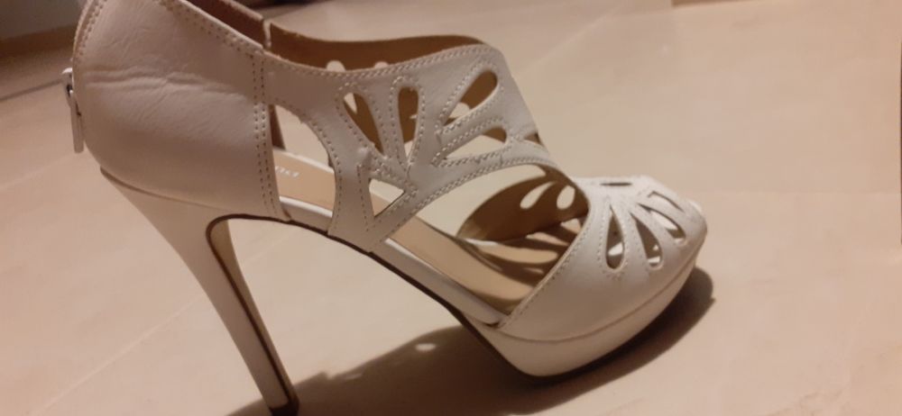 Pantofi mireasa numarul 38 cu toc 12 cm, platforma 2cm