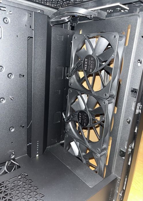 Carcasa PC Corsair iCUE 4000X Tempered Glass Mid-Tower ATX