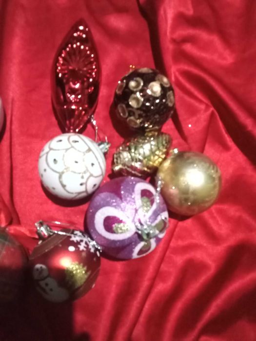 Стар и по нови  играчки за елха