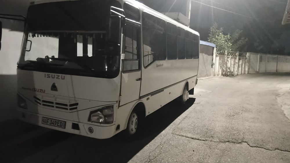 Isuzu 2017. yil  Avtobus