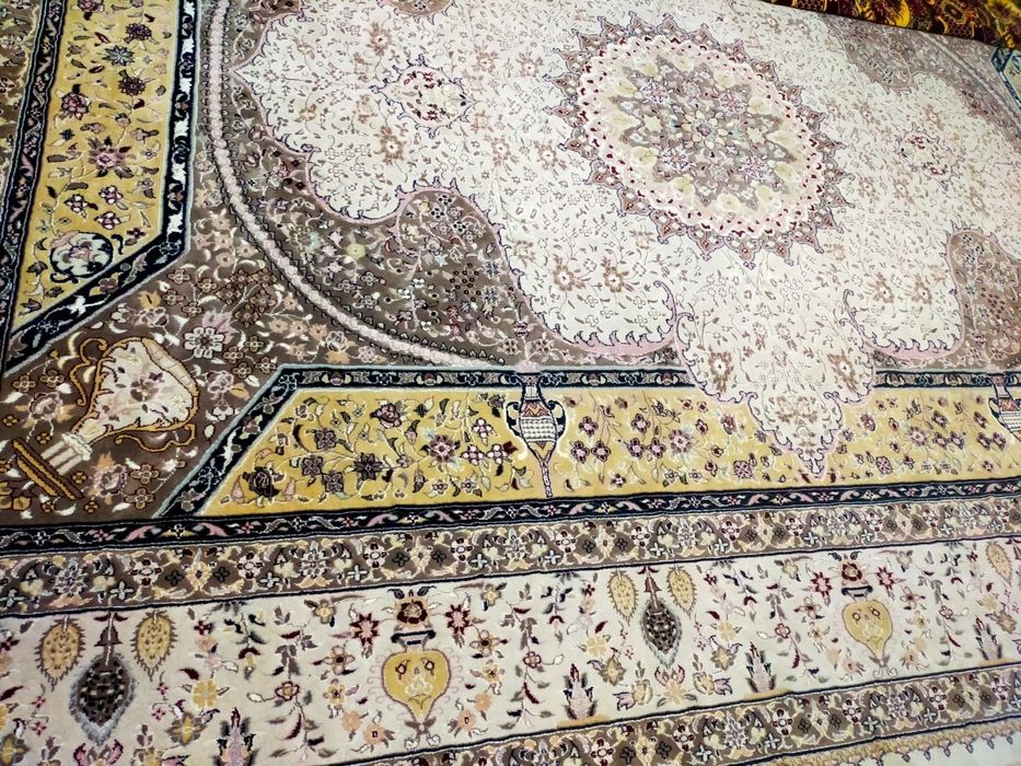 Ковер  в отличном состоянии