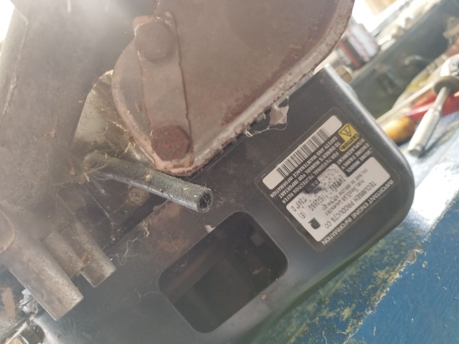 Двигател TECUMSEH 11HP,за части или ремонт