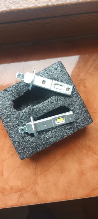 Becuri auto led H1