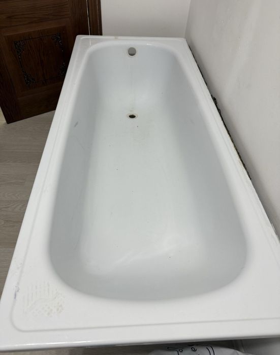 Продам чугунную ванну диаметр 170/70.