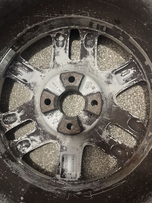 Гуми с джанти за Рено Сценик 185/65/15 M+S