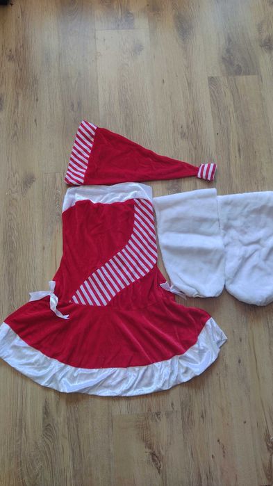 Дамска Коледна червена рокля с калци и шапка, Новогодишна, размер S/M.