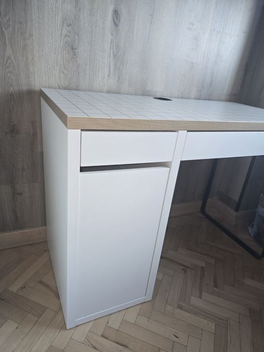 Офис / ученическо бюро от  IKEA
