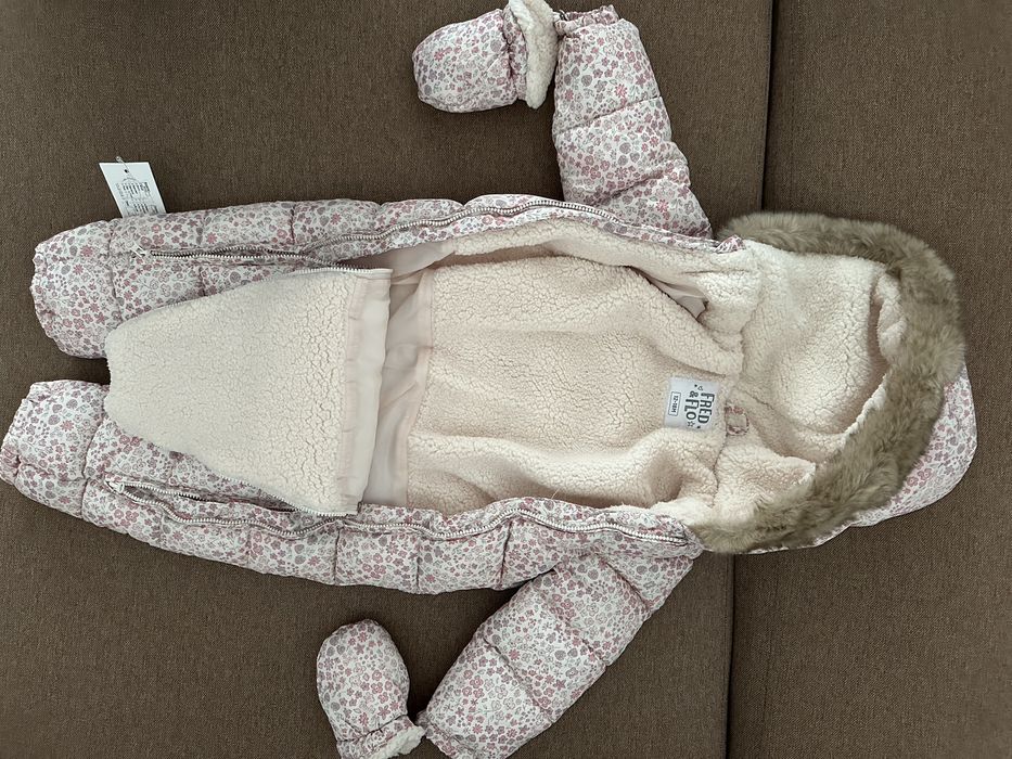 Зимен бебешки космонавт