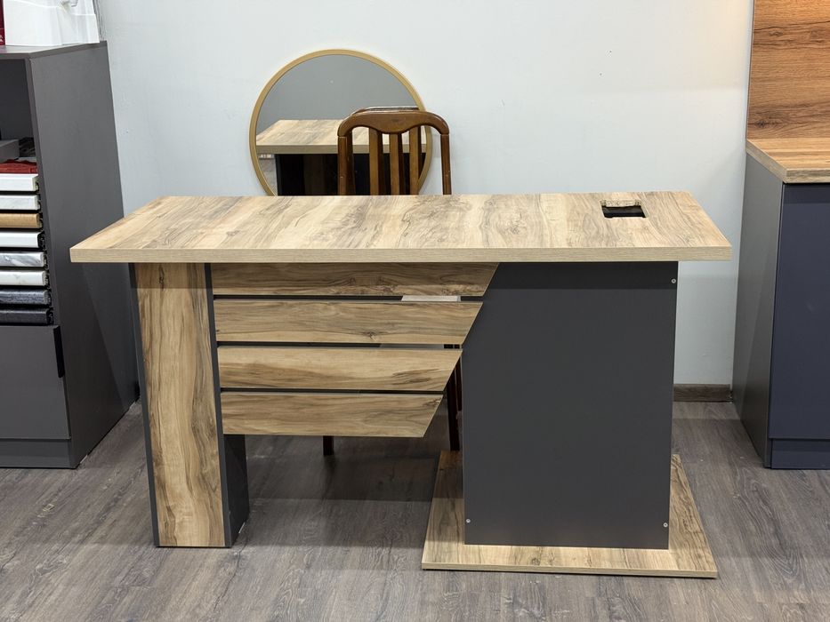 Стол для офиса срочно продам