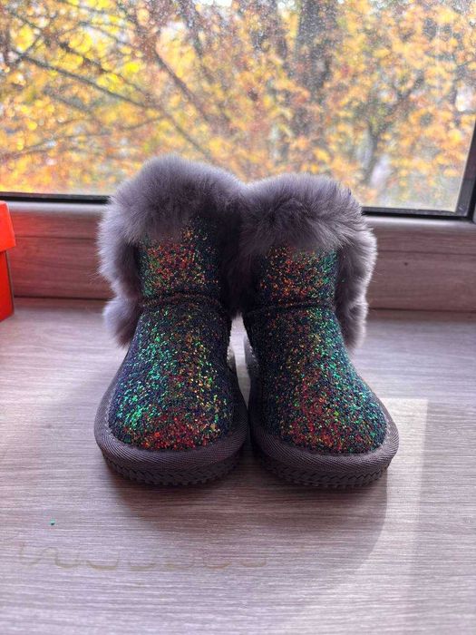 Детские сапожки adidas. Очень теплые. Размер 23. Цена 150 000 сум.