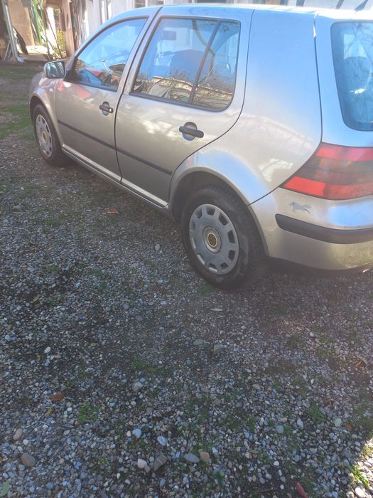 Dezmembrez golf 4
