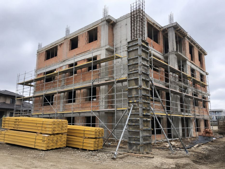 Antreprenor General / Firma constructii : Case, Blocuri, Structuri, Hale