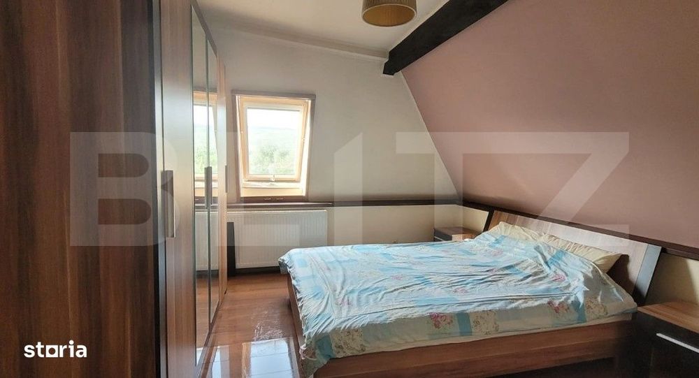 Apartament cu 2 camere, semidecomandat, etaj 3/3,  cu parcare, zona Mu