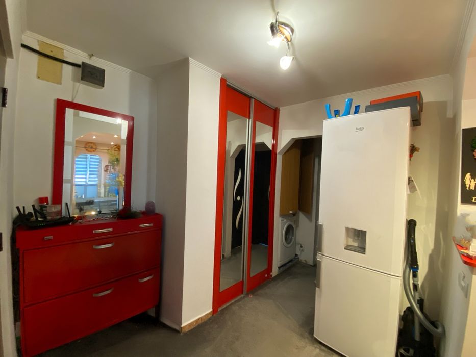 Apartament 2 camere, etaj 1, complet mobilat și utilat — fotografia 3