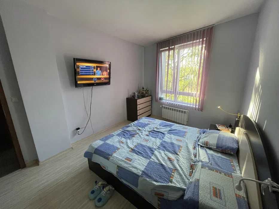 Дава се под наем Тристаен апартамент в София, Изток - 100 кв.м за 750 € - Снимка #2