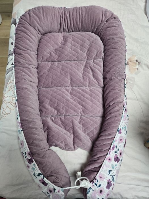Babynest violet cu flori