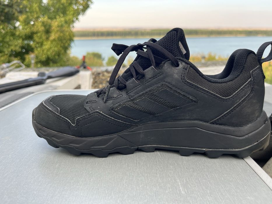 Маратонки адидас терекс